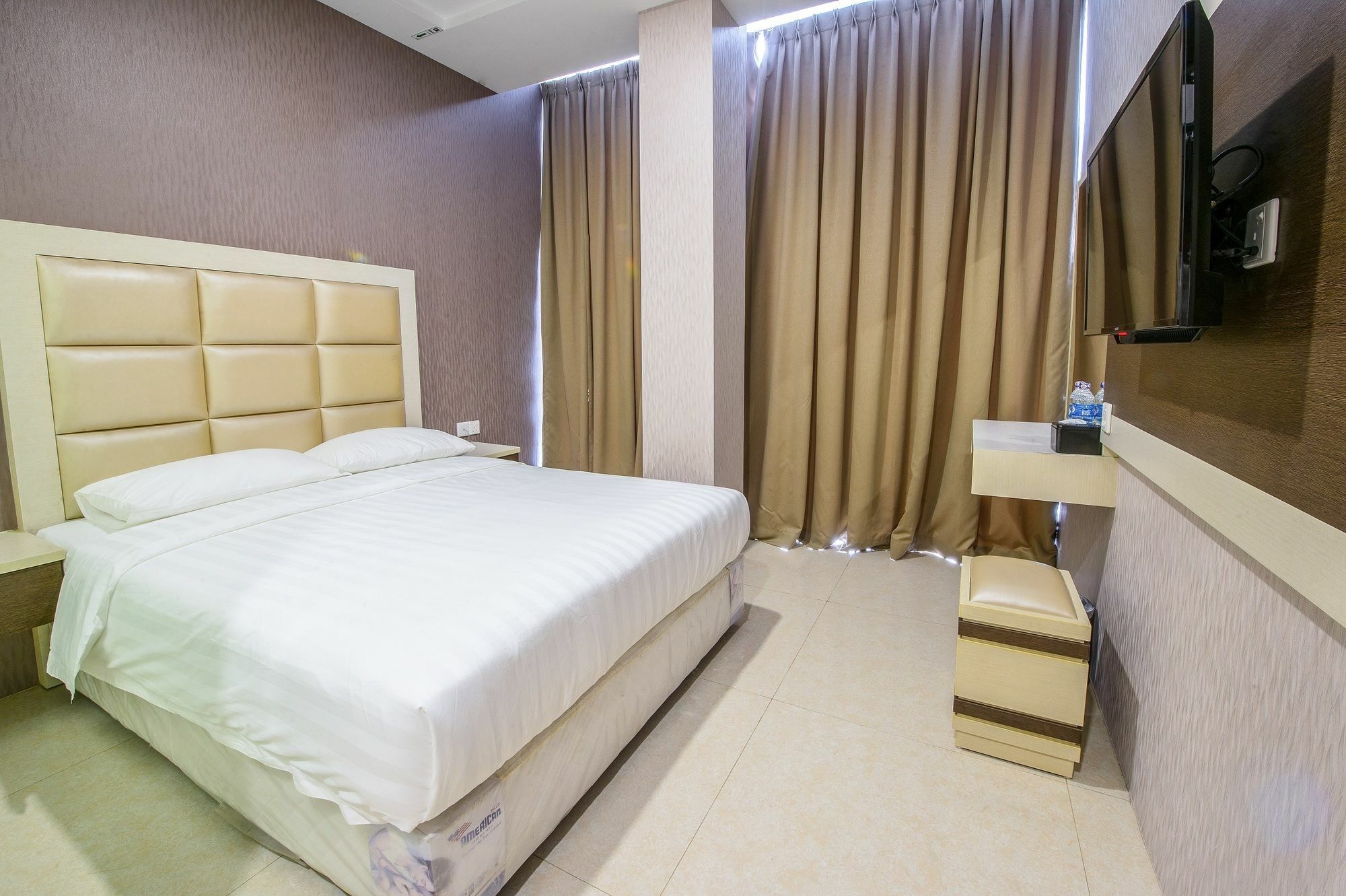 Oyo 676 Hotel Osaka Batam Exterior photo